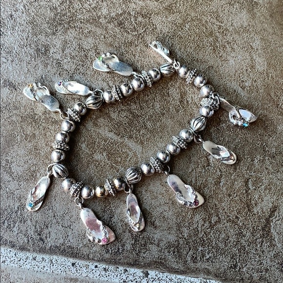Silver flip flop bracelet - Picture 1 of 2